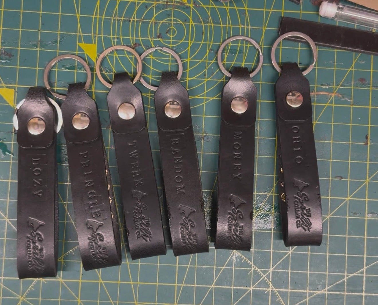 Leather keyring with crystal design